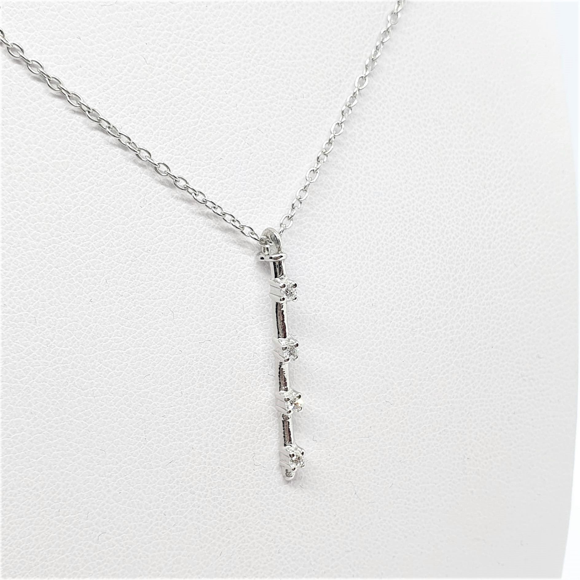 308107585_427159832848411_5009686986480098664_n-1.jpg Catenina con pendente oro e brillantini - immagine 1