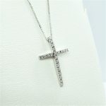 Collana con croce oro e diamanti