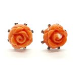Orecchini  in oro bianco con rose di corallo rosa