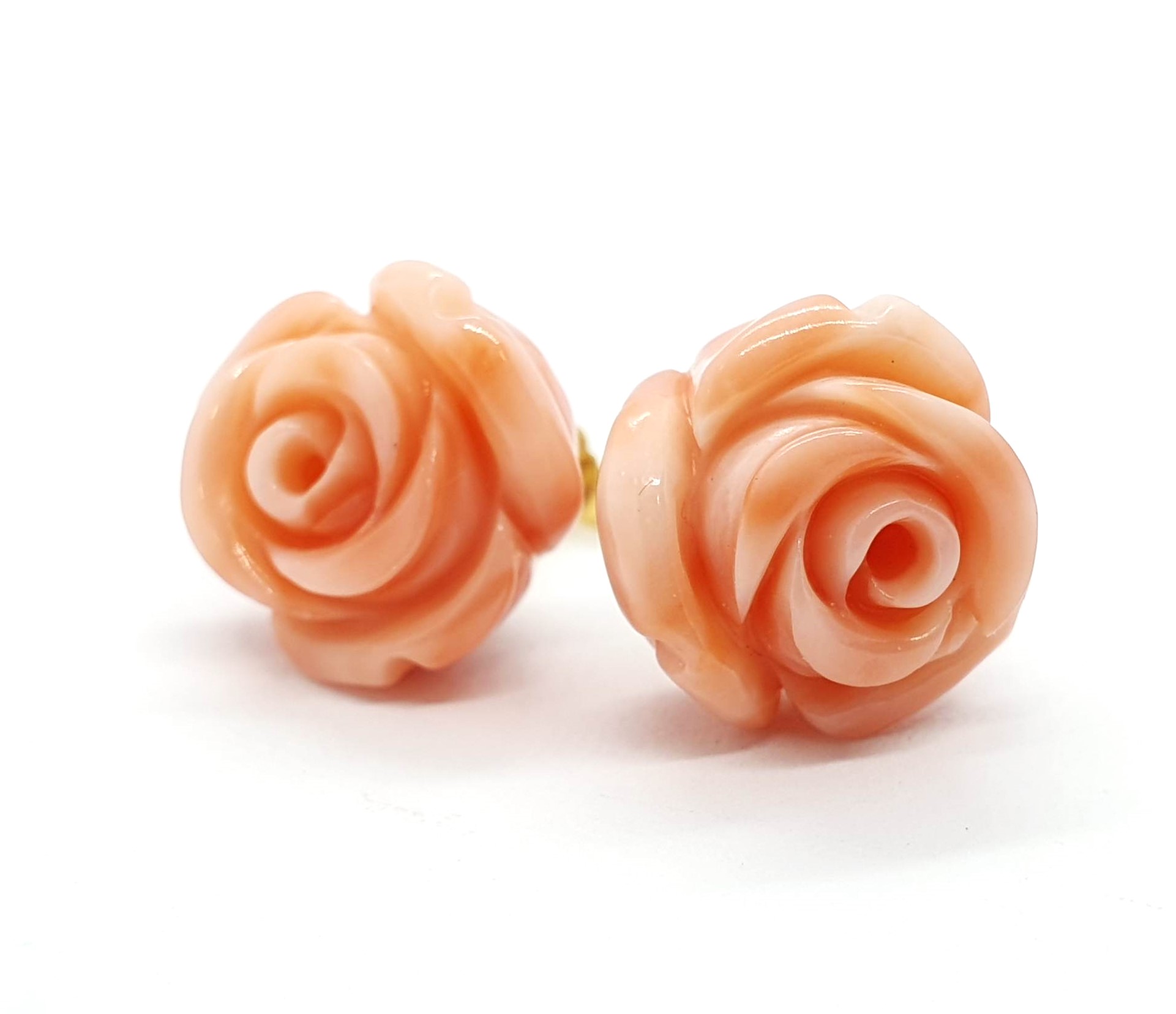 328628632_938976780450323_2969900769868539271_n.jpg Orecchini in oro giallo con rose di corallo rosa - immagine 1