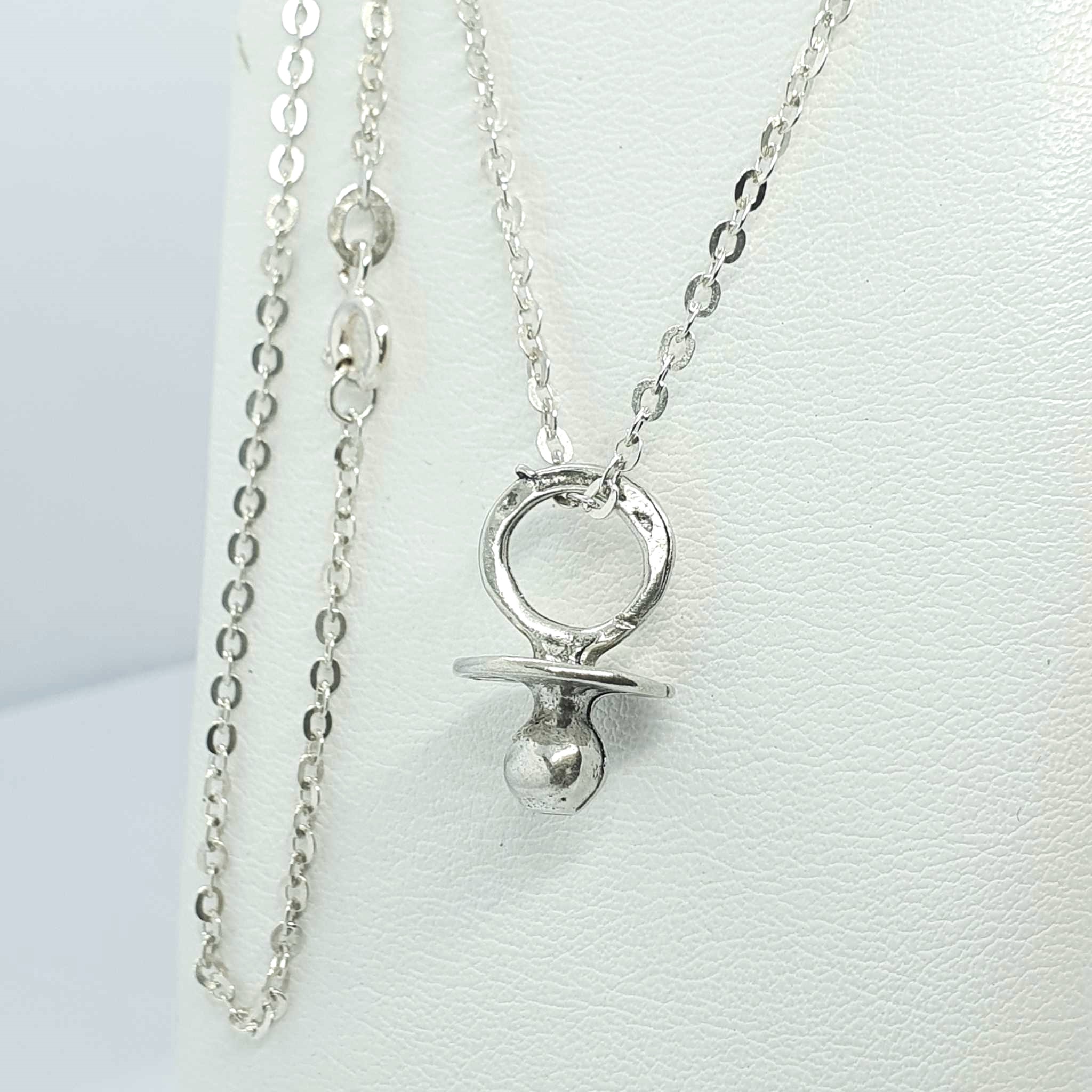 375204009_178863675231029_3873788565455445225_n.jpg catenina con pendente ciuccio argento - immagine 1