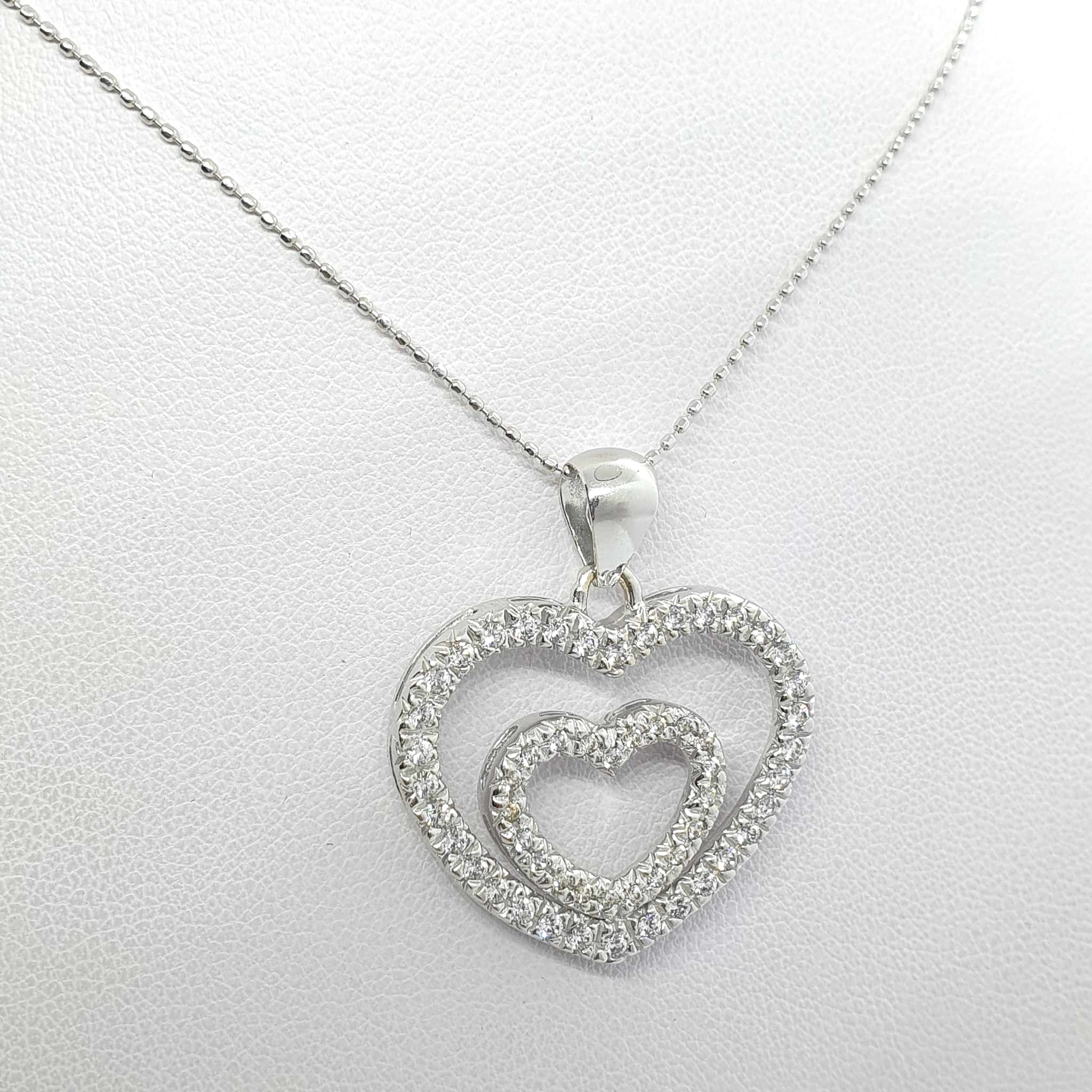 418723064_1157822068516897_1390942801434979748_n.jpg Catenina con pendente cuore oro e zirconi - immagine 1