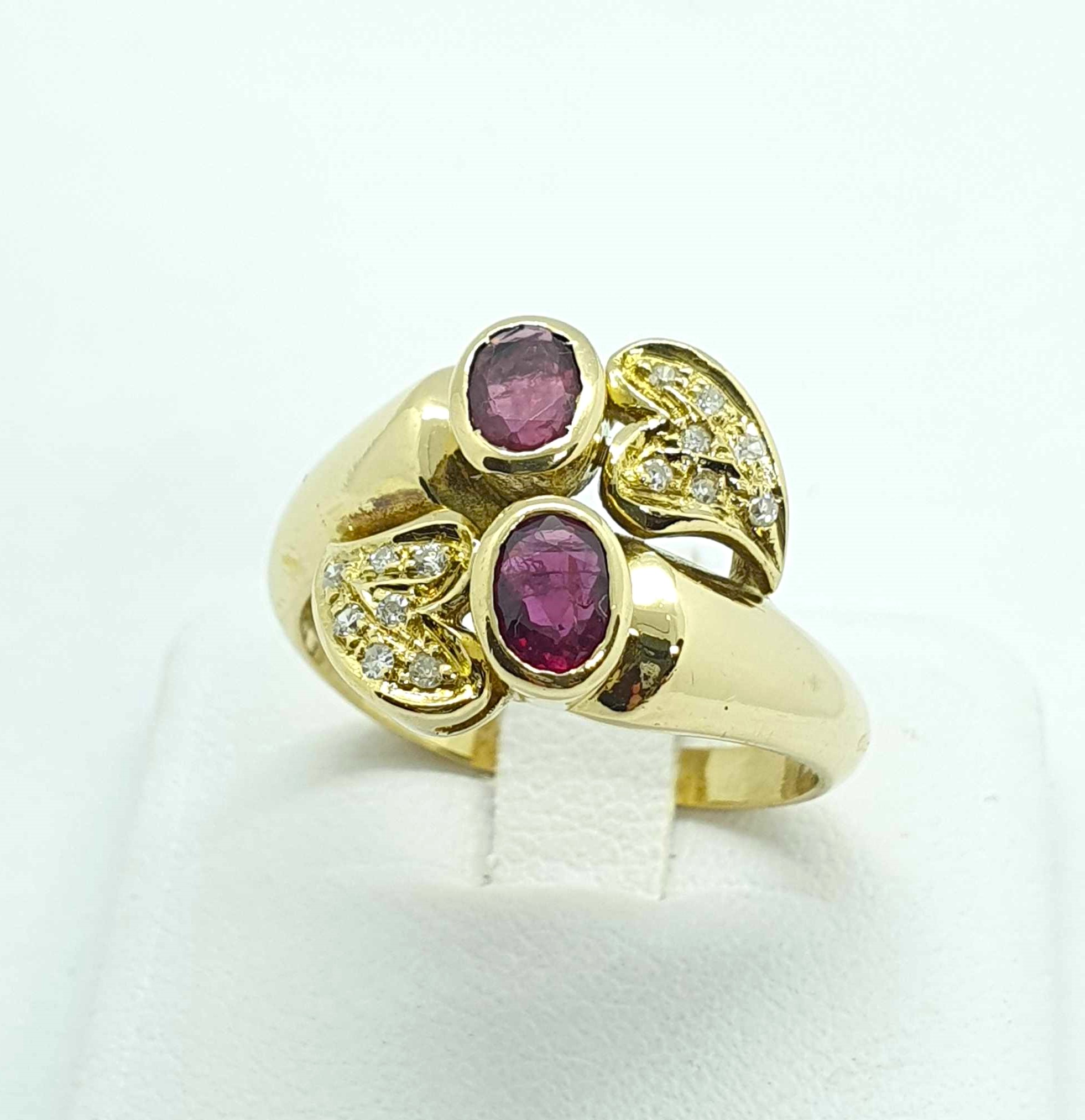 426236049_262370426882281_2478414478849232020_n.jpg Anello oro giallo rubini e brillantini - immagine 1