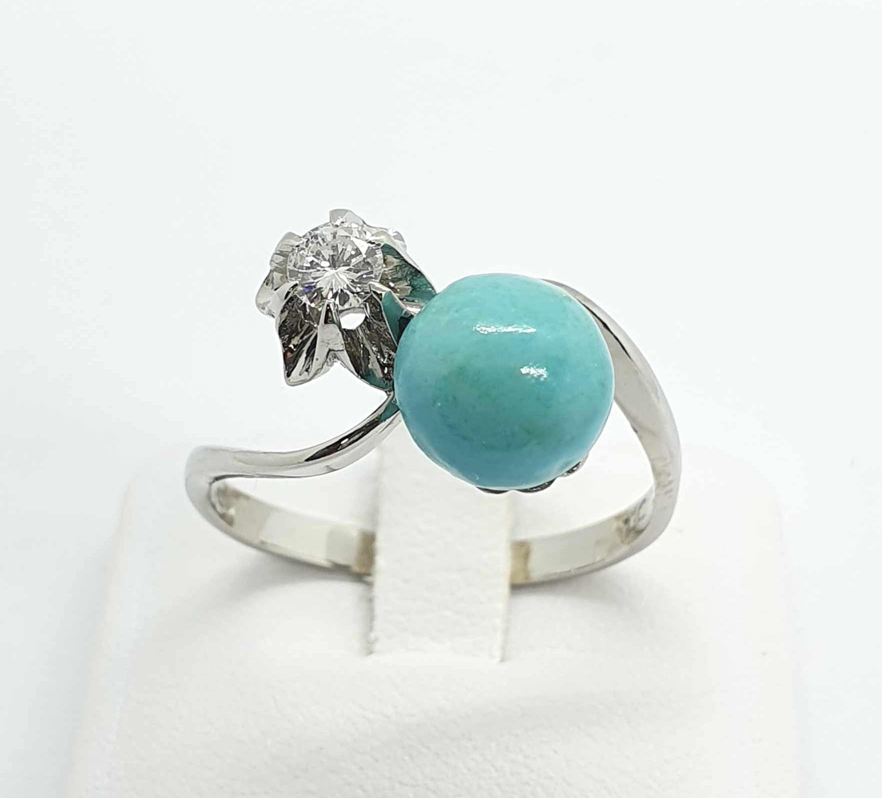 428981028_1429145938018323_8935411752373244809_n.jpg Anello contrarie oro bianco diamante e turchese - immagine 1