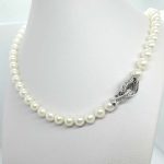 Collana perle e oro bianco