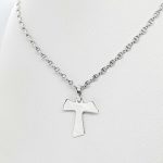 Collana con ciondolo croce in oro