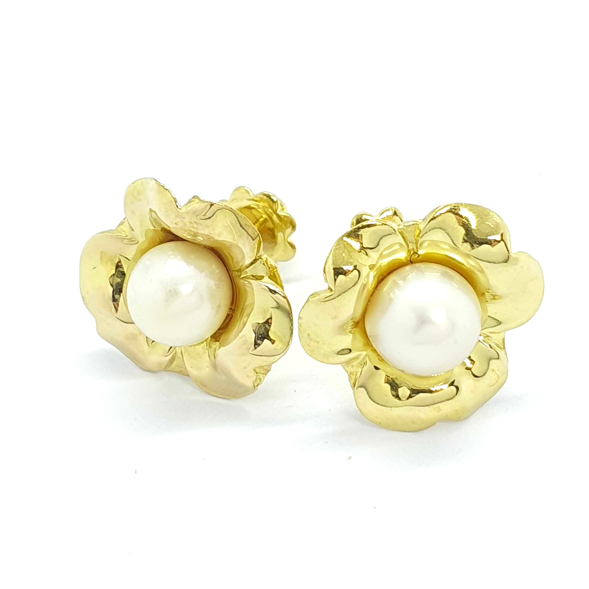 462554394_959790879316864_434665694682566905_n.jpg Orecchini fiore in oro con perle - immagine 1