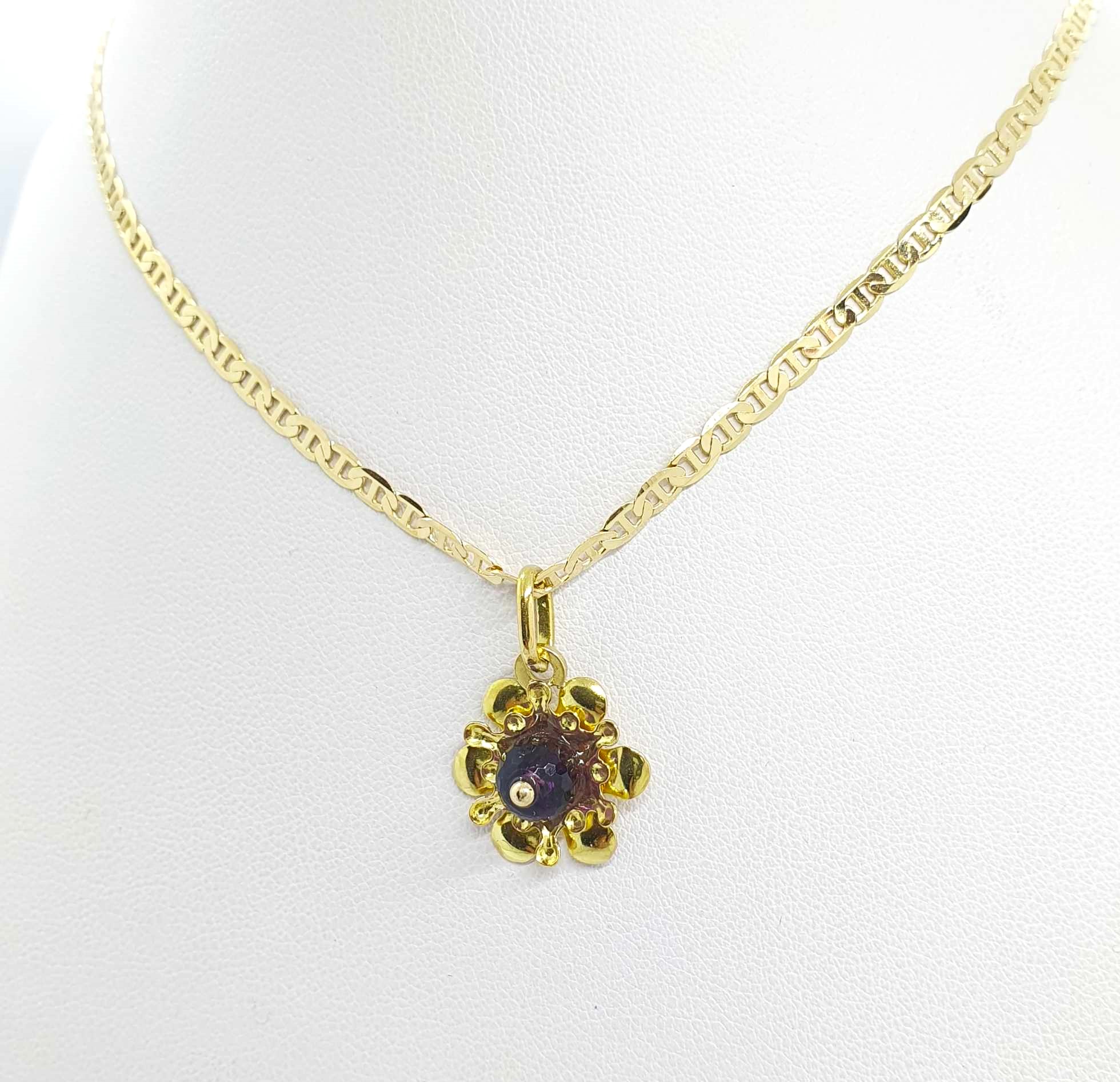 462572159_507369555623156_2549873604115880015_n.jpg Collana con pendente fiore oro - immagine 1