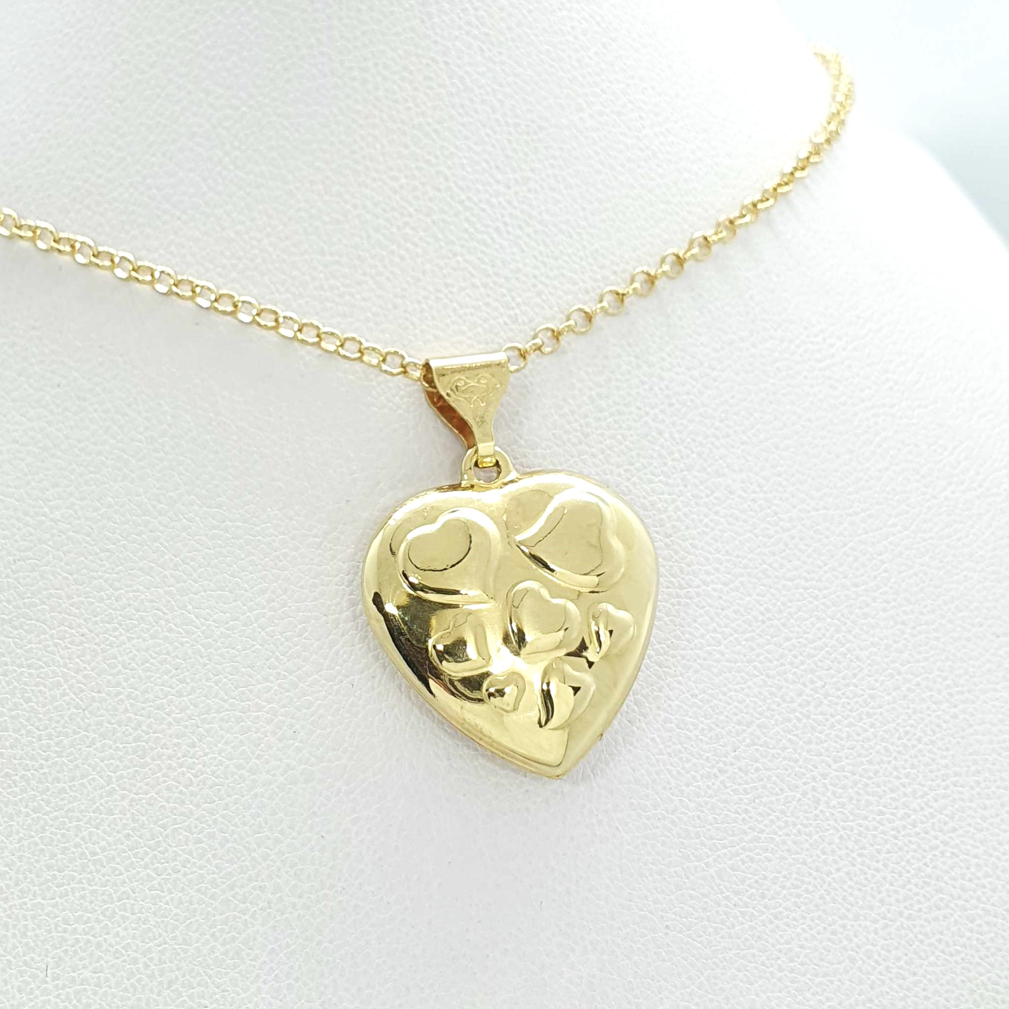 472215204_1155179306009176_8548350238680707711_n.jpg Catenina con ciondolo cuore oro - immagine 1