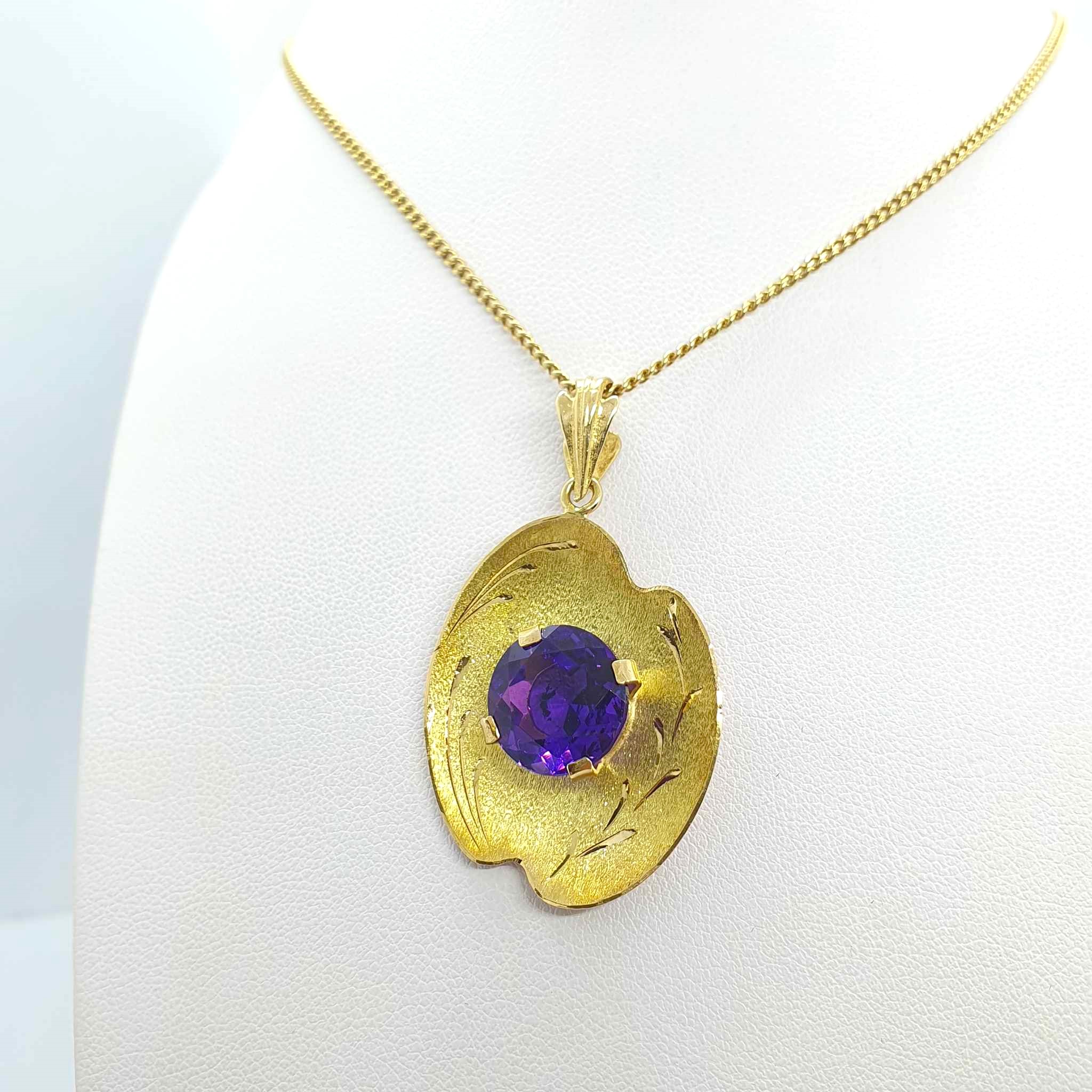 472405853_1578216156165298_3342712876751193767_n.jpg Collana con pendente oro e ametista - immagine 1