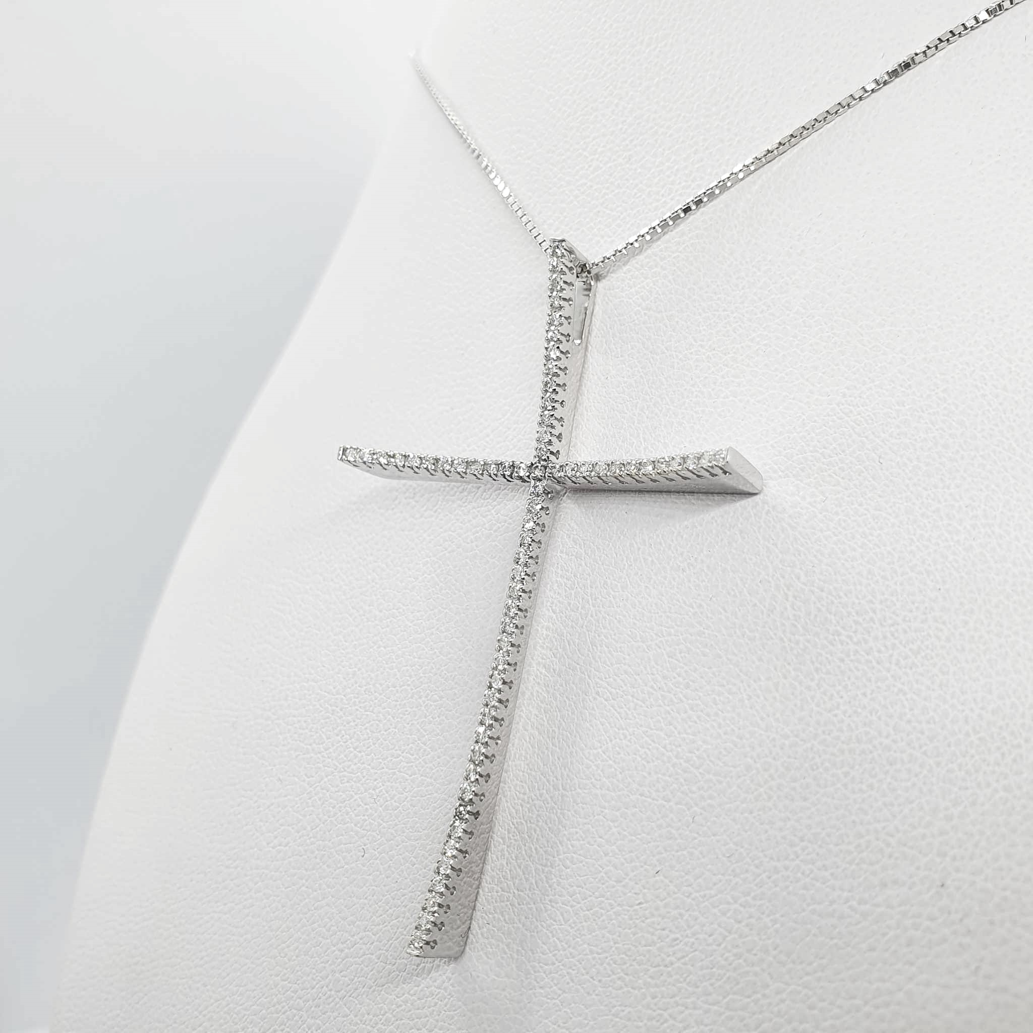 474563041_1630393277890161_2332170052728813437_n.jpg Collana con croce oro e diamanti - immagine 1