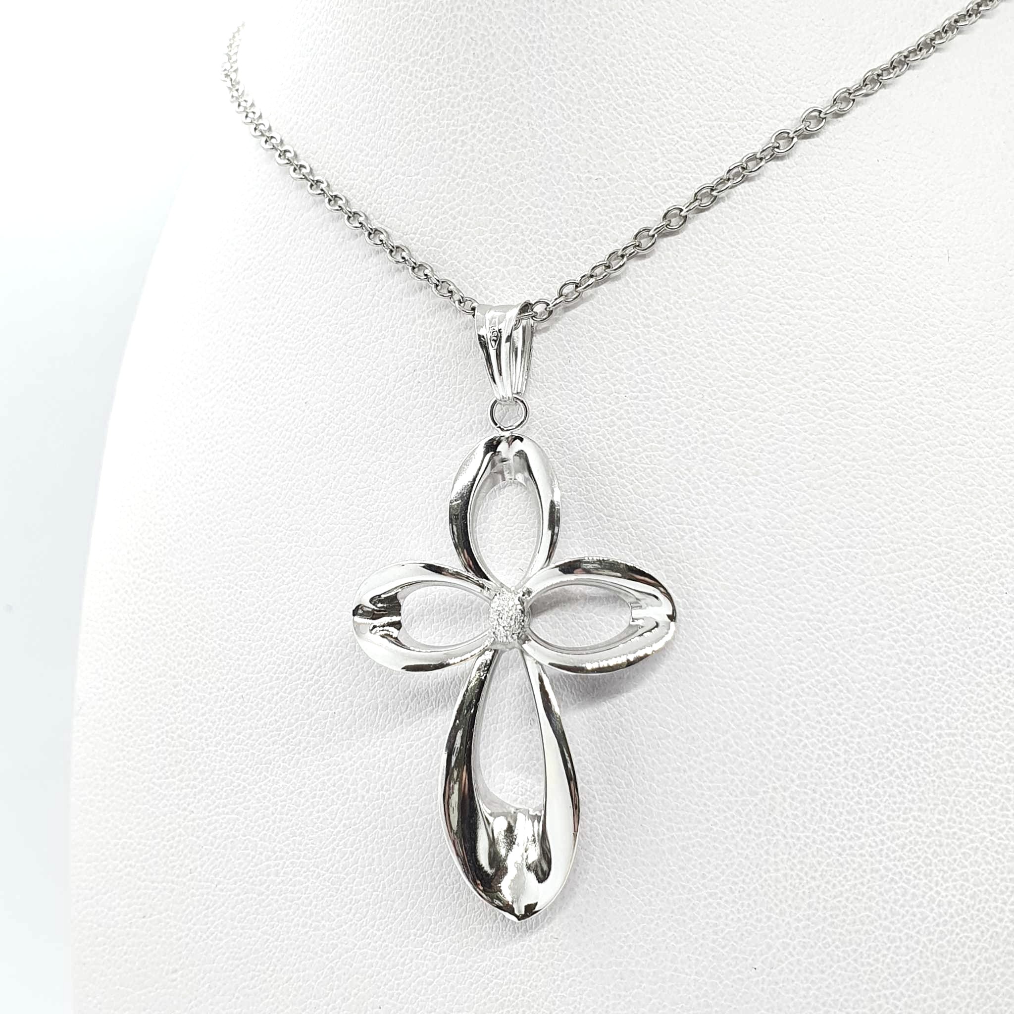 485759652_1598755751515506_6003182221249793418_n.jpg Collana con croce oro - immagine 1