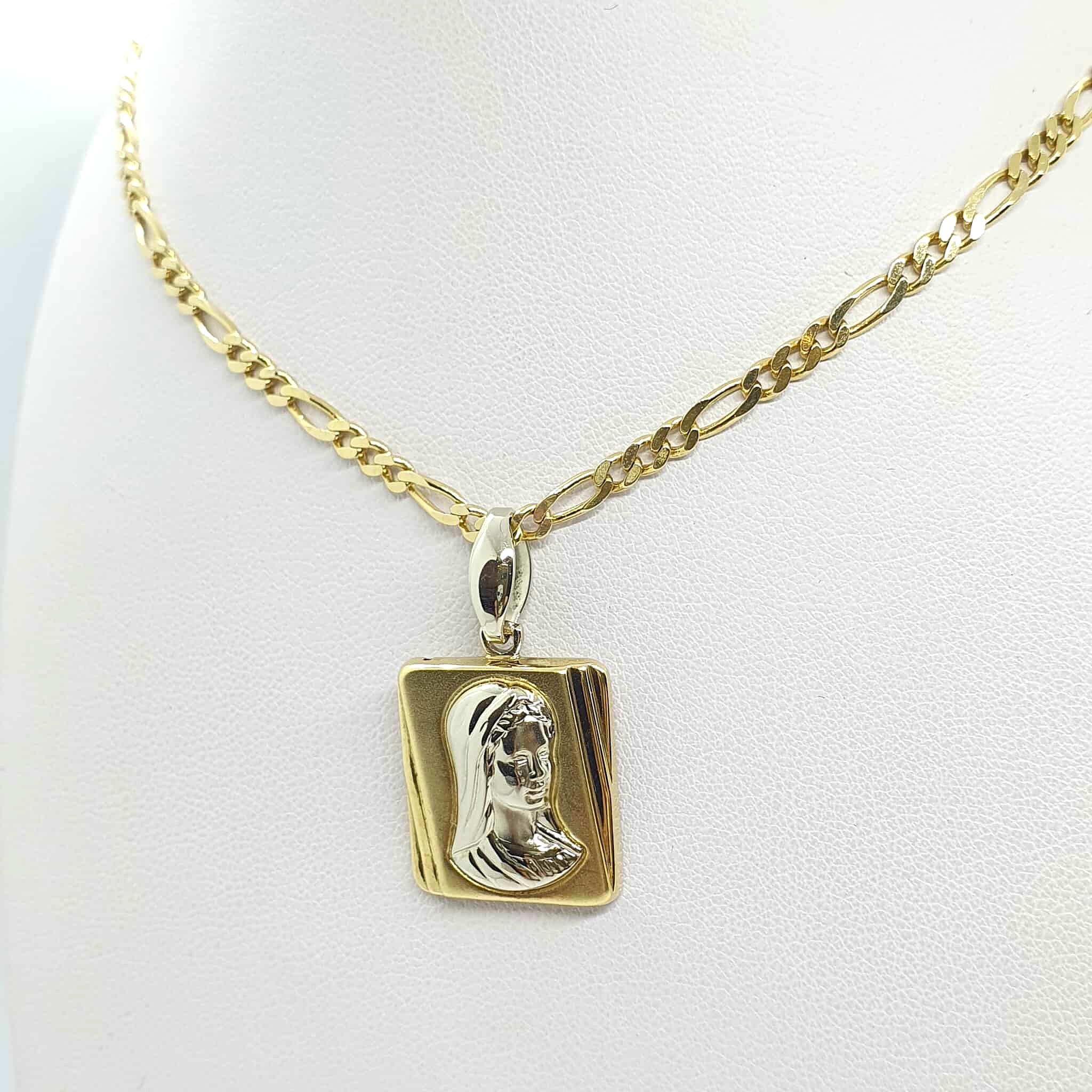 566373001_825123453554315_1965952136846490786_n.jpg Collana con pendente La Vergine Maria in oro - immagine 1
