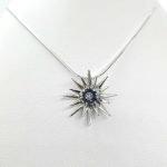 Collana con ciondolo stella in oro diamante e zaffiri