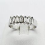 Anello veretta oro bianco con diamanti