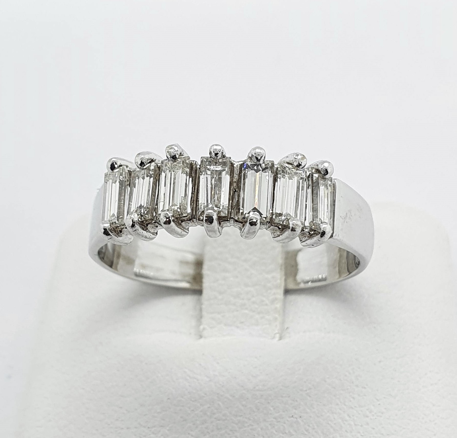 N486-35gr-A140-500.jpg Anello veretta oro bianco con diamanti - immagine 1