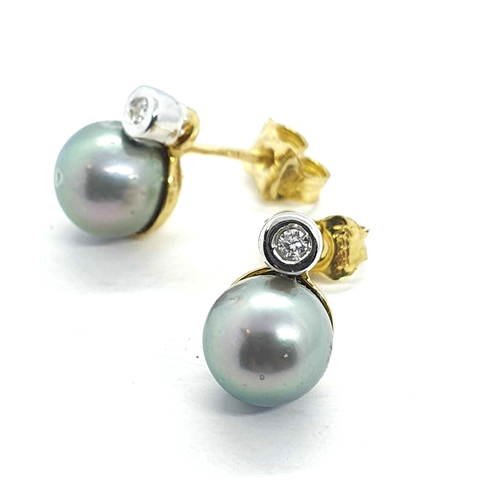 N635-3gr-A90-250.jpg Orecchini Kiara oro con perle e brillantini - immagine 1