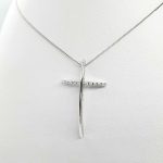 Collana con croce oro e diamanti