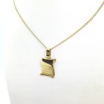 Collana con pendente pergamena in oro
