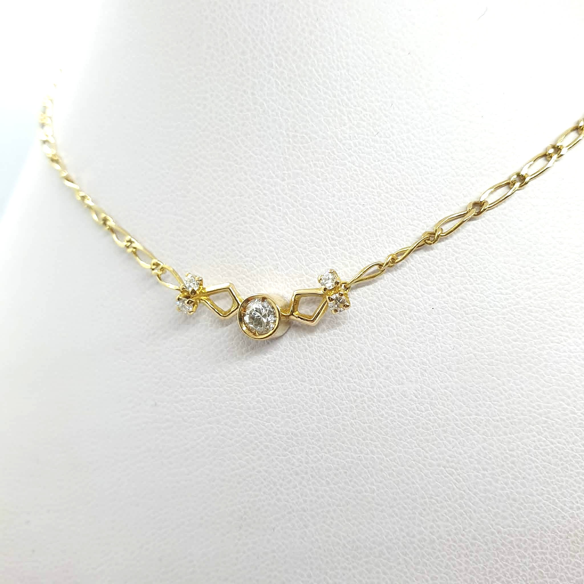 fc6e0dec-7e19-46cf-bb38-81bca06dd95f Collana vintage Cartier oro e diamanti - immagine 1