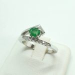 Anello oro smeraldo e brillantini