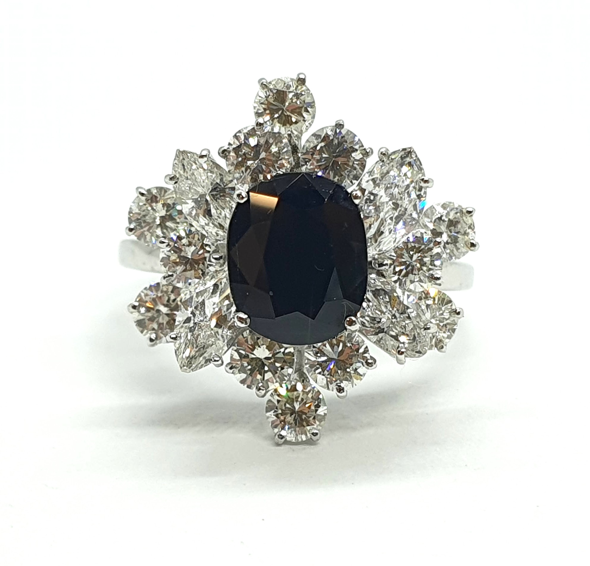N671-4,7gr-A800-2000 Anello oro zaffiro e diamanti - immagine 1