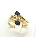 Anello contrariè oro zaffiri e diamanti