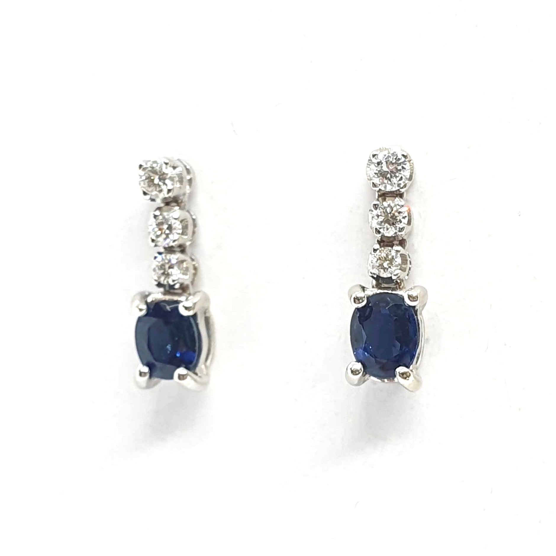 494720792_1377598814371924_2190122134969498961_n Orecchini oro diamanti e zaffiri - immagine 1
